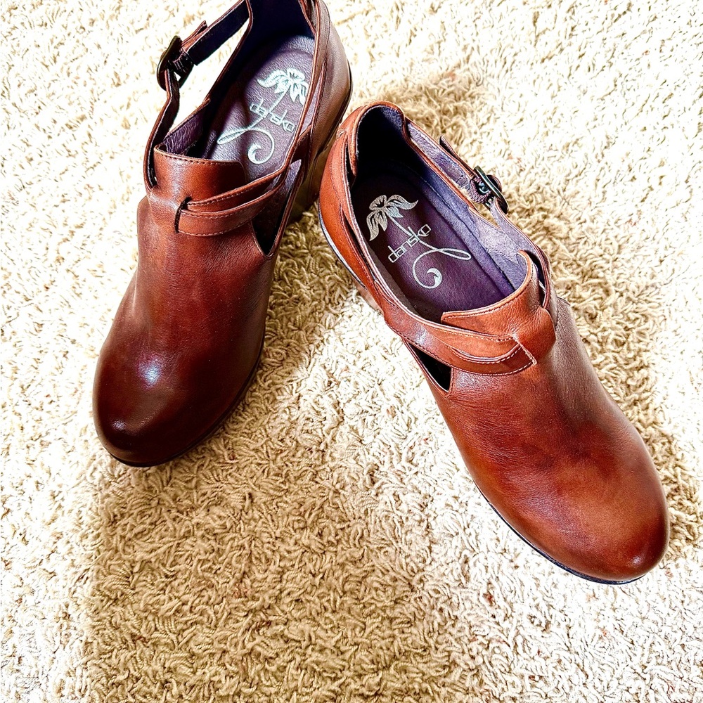 Dansko Women Brown Leather Mary Jane Clog